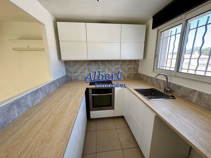 Image No.4-2 Bed House for sale