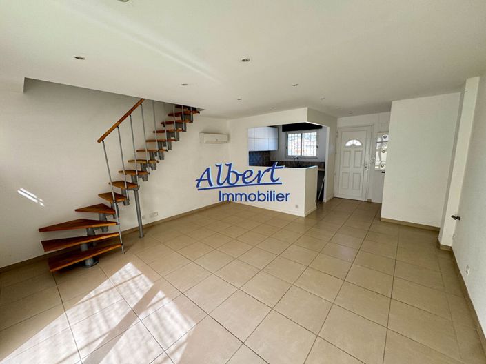 Image No.5-2 Bed House for sale