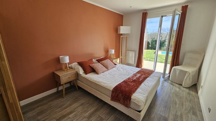 Image No.12-4 Bed House for sale