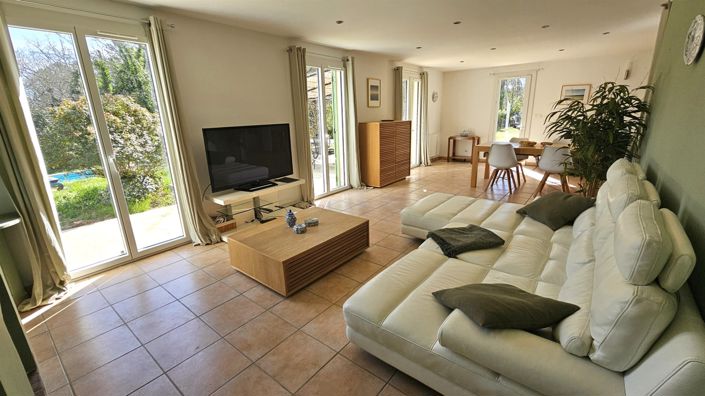 Image No.6-4 Bed House for sale