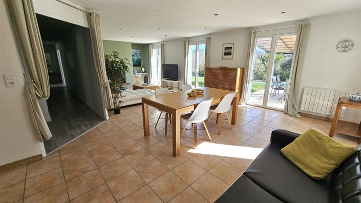 Image No.9-4 Bed House for sale