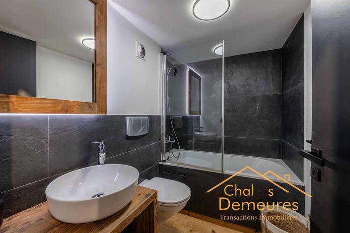 Image No.18-8 Bed House for sale