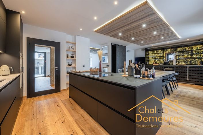 Image No.22-8 Bed House for sale