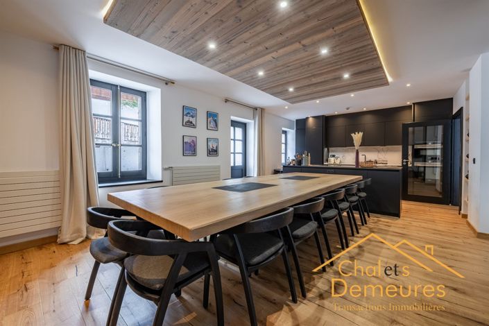 Image No.4-8 Bed House for sale