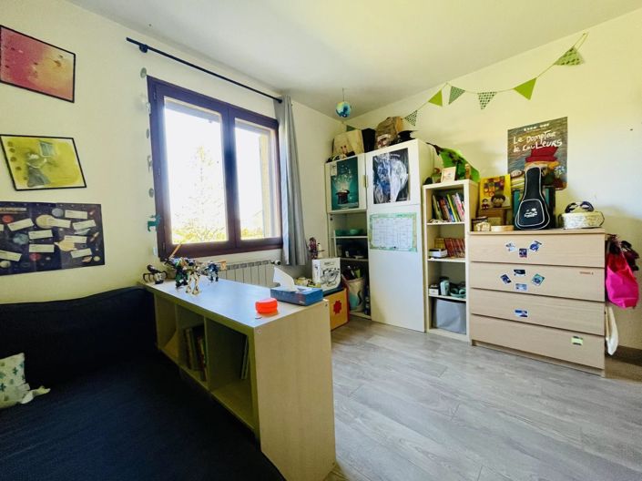 Image No.10-4 Bed House for sale