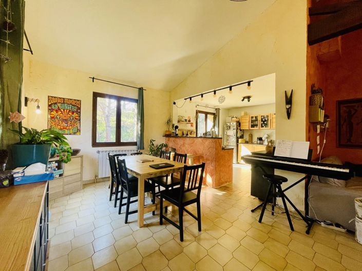 Image No.3-4 Bed House for sale