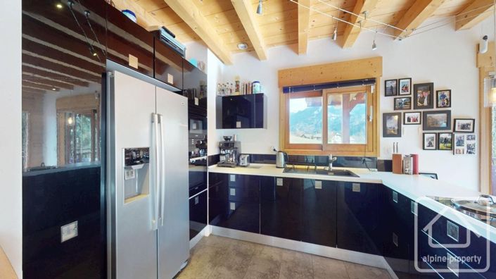 Image No.12-4 Bed Property for sale