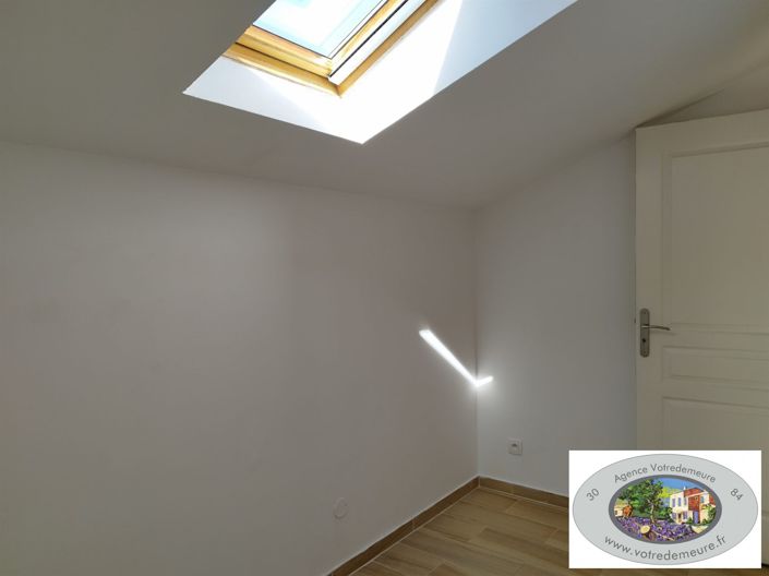 Image No.8-2 Bed House for sale