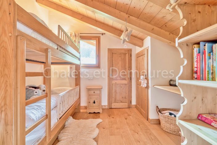 Image No.11-5 Bed House for sale