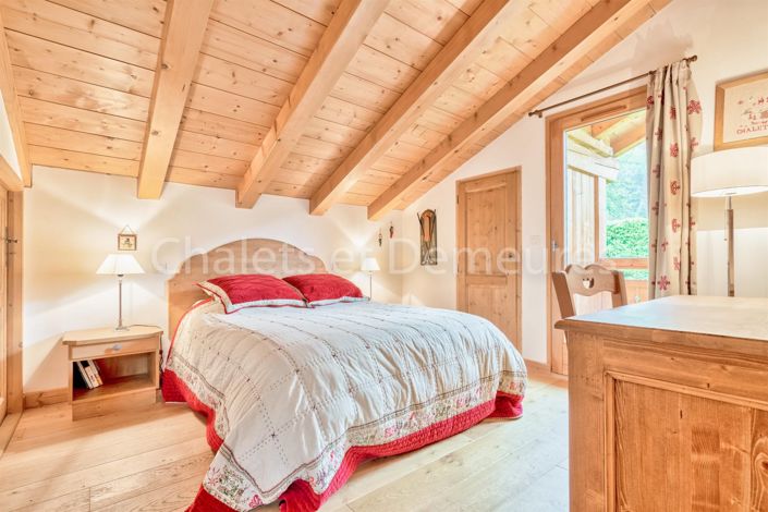 Image No.7-5 Bed House for sale