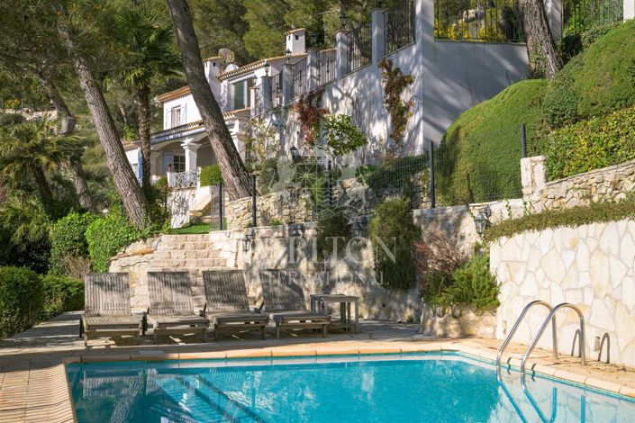 Image No.3-5 Bed House for sale