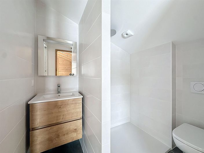 Image No.9-5 Bed Apartment for sale