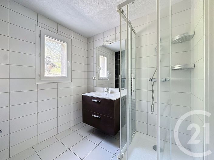 Image No.10-3 Bed Apartment for sale