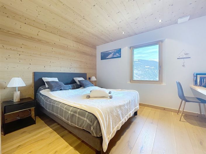 Image No.7-4 Bed House for sale