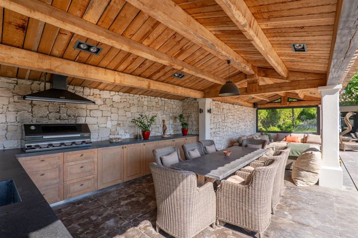 Image No.46-5 Bed House for sale