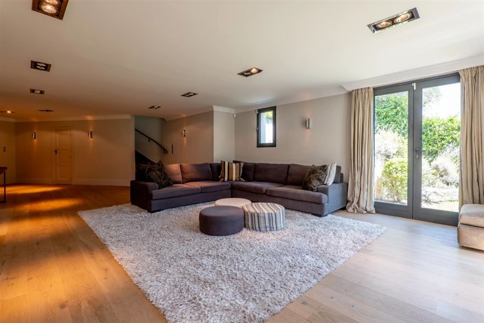 Image No.59-5 Bed House for sale