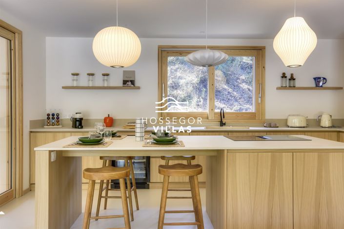 Image No.3-5 Bed House for sale