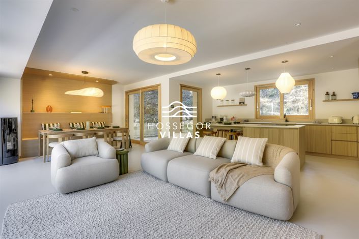 Image No.5-5 Bed House for sale