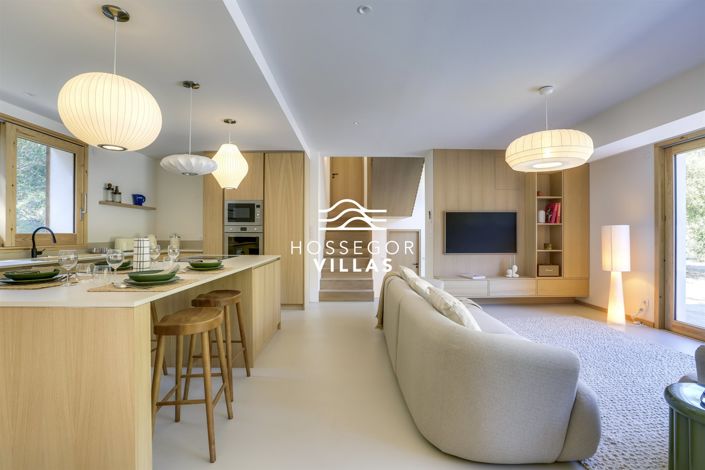 Image No.6-5 Bed House for sale