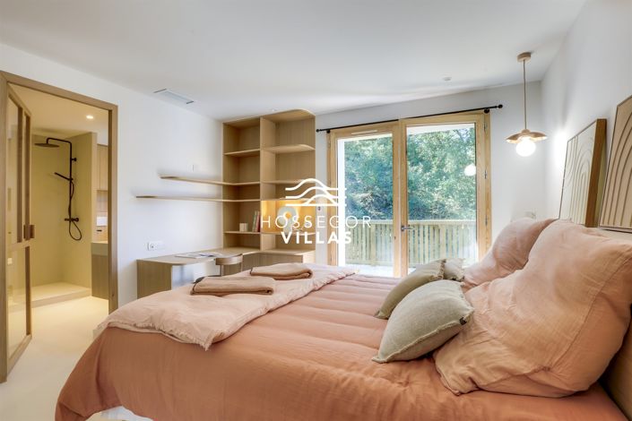 Image No.7-5 Bed House for sale