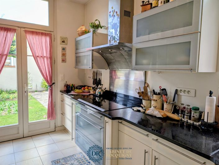 Image No.10-6 Bed House for sale