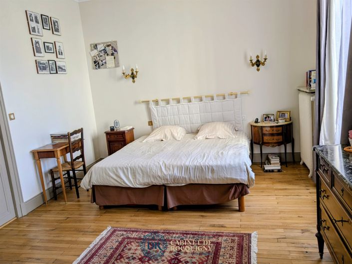 Image No.15-6 Bed House for sale