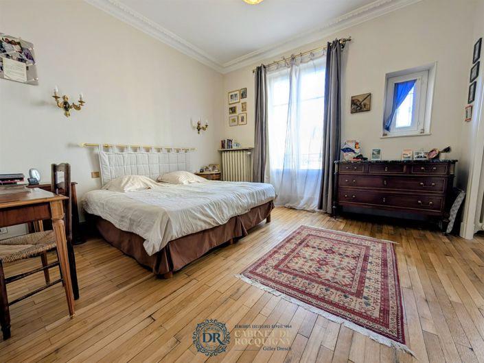 Image No.16-6 Bed House for sale