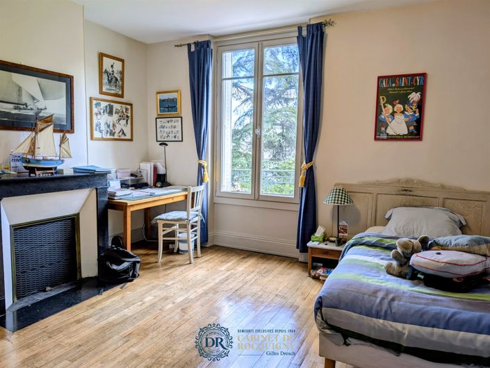 Image No.24-6 Bed House for sale