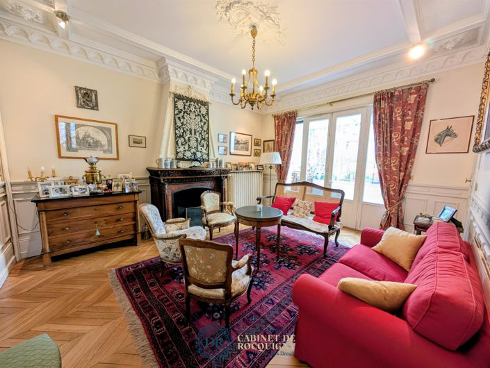 Image No.5-6 Bed House for sale