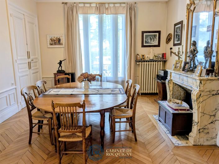 Image No.6-6 Bed House for sale