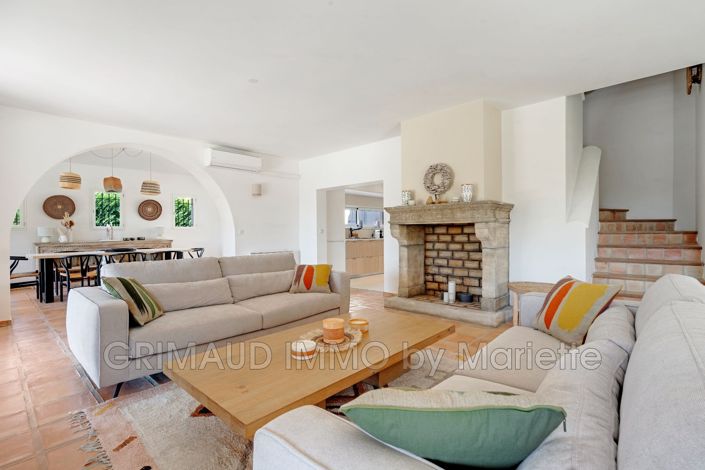 Image No.10-4 Bed House for sale