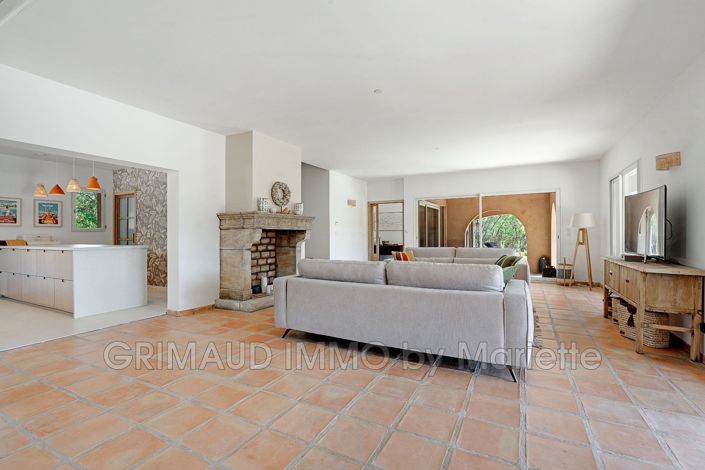 Image No.11-4 Bed House for sale