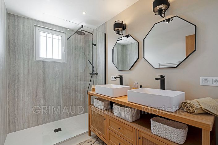 Image No.17-4 Bed House for sale