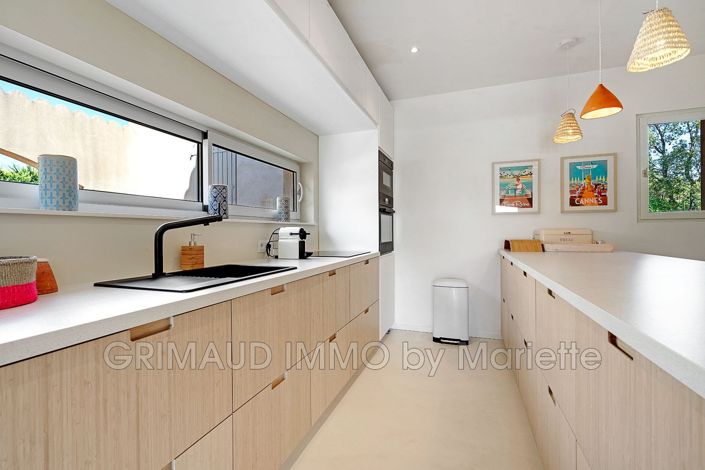 Image No.9-4 Bed House for sale