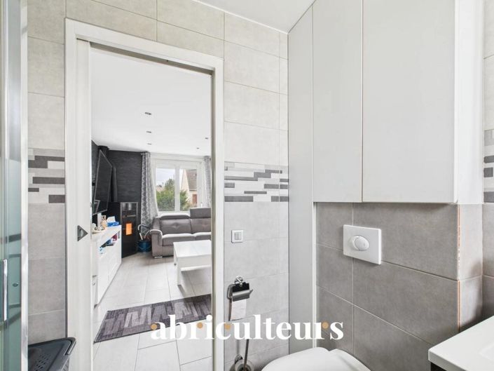 Image No.12-4 Bed House for sale