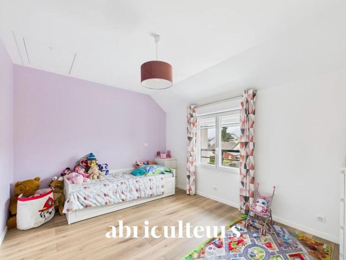 Image No.16-4 Bed House for sale