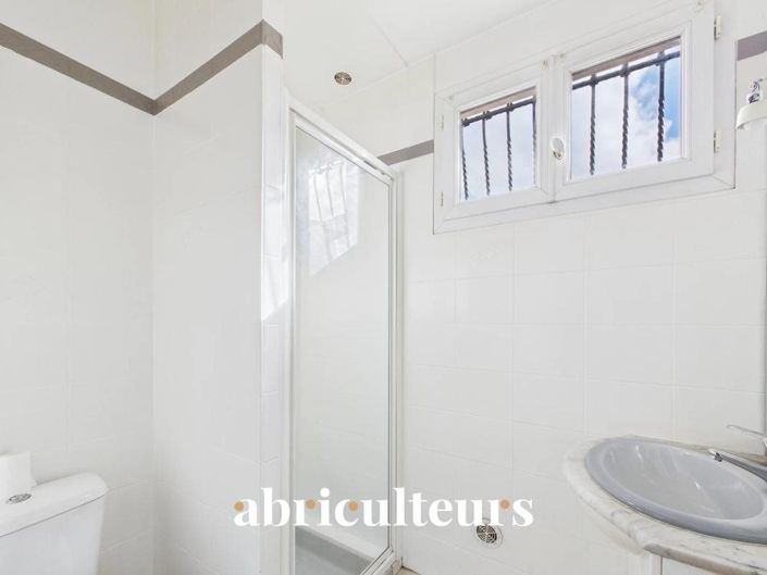 Image No.12-2 Bed House for sale