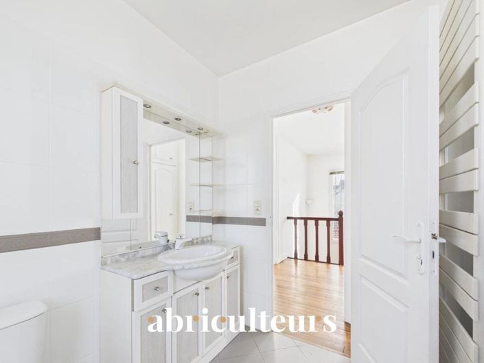 Image No.18-2 Bed House for sale