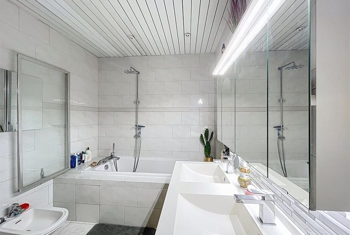 Image No.6-3 Bed House for sale