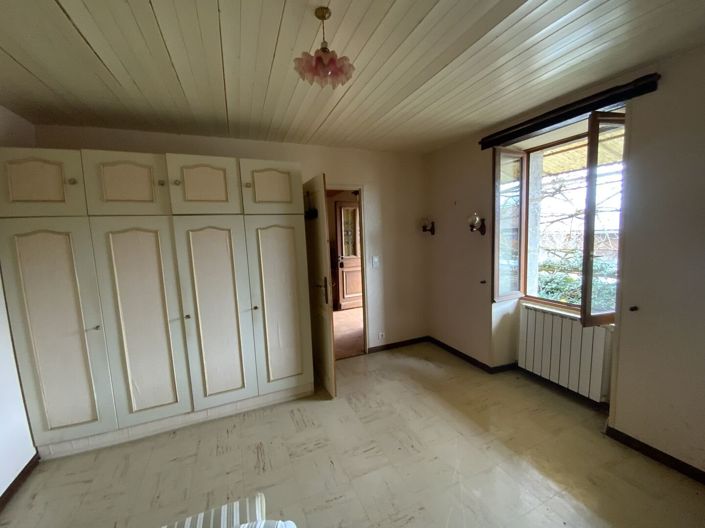 Image No.8-4 Bed House for sale