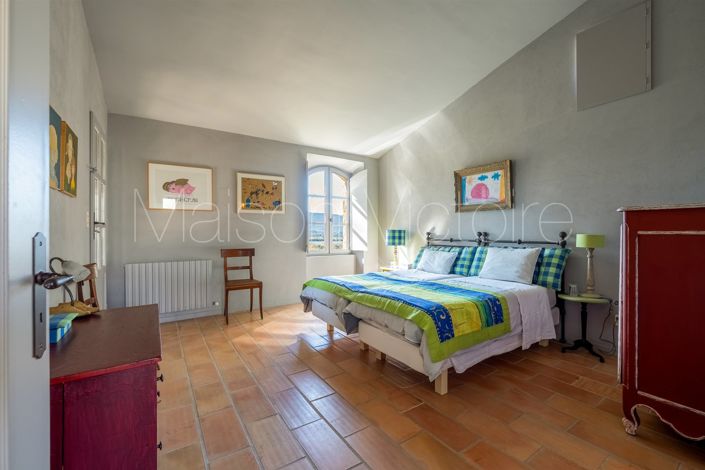 Image No.24-4 Bed House for sale