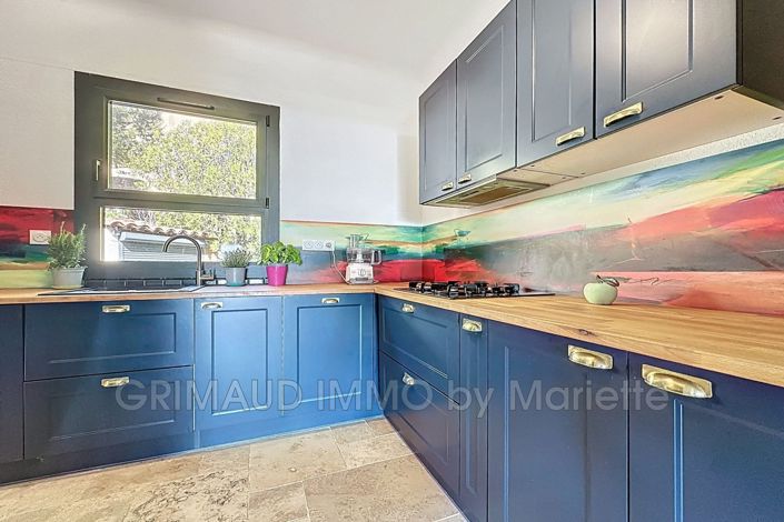 Image No.6-4 Bed House for sale