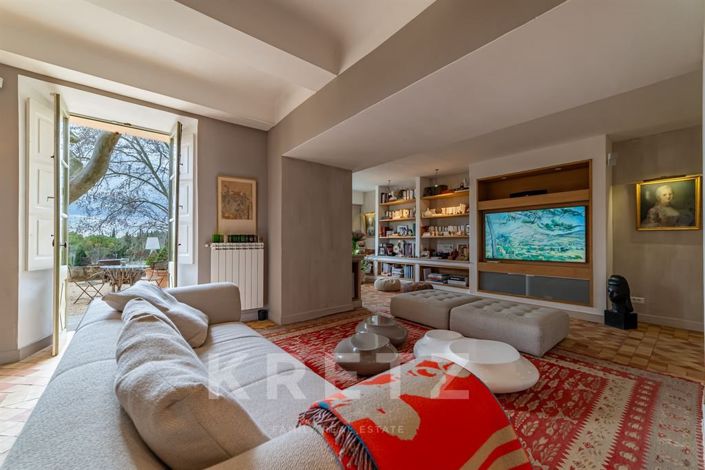 Image No.18-5 Bed House for sale