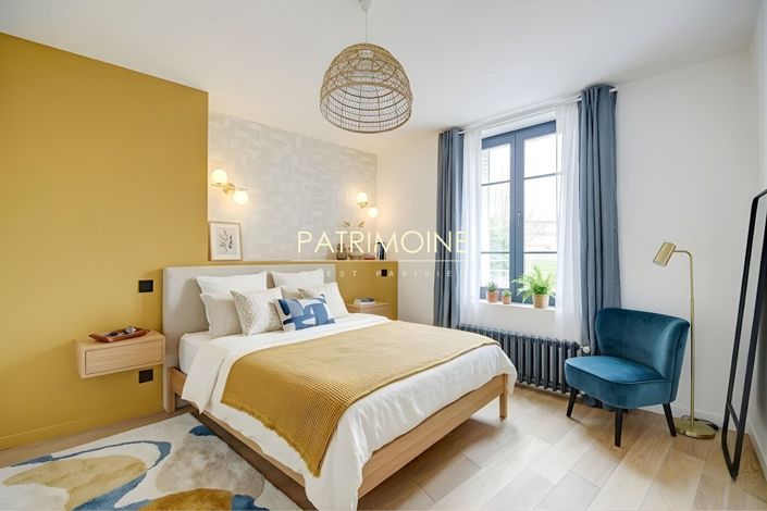 Image No.11-6 Bed Property for sale