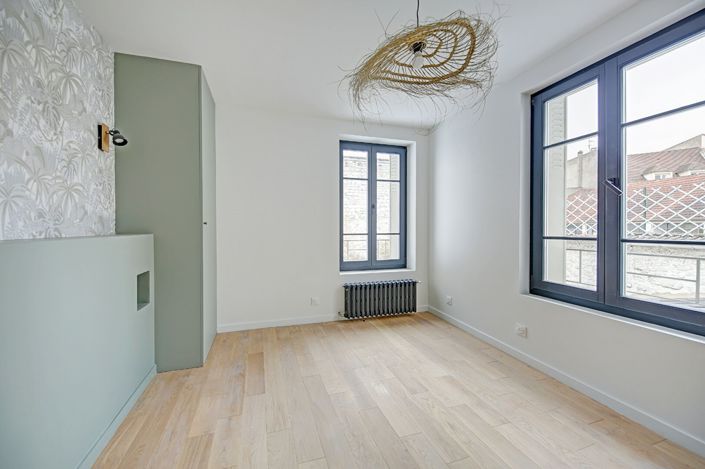 Image No.13-6 Bed Property for sale