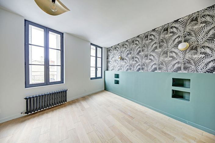 Image No.14-6 Bed Property for sale