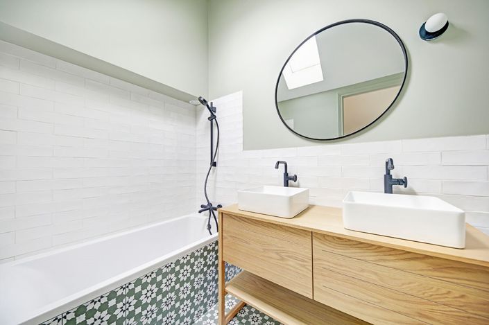 Image No.18-6 Bed Property for sale