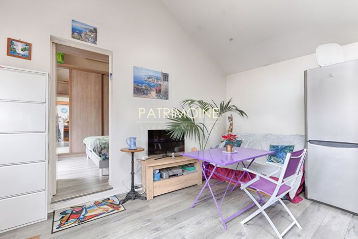 Image No.5-2 Bed House for sale