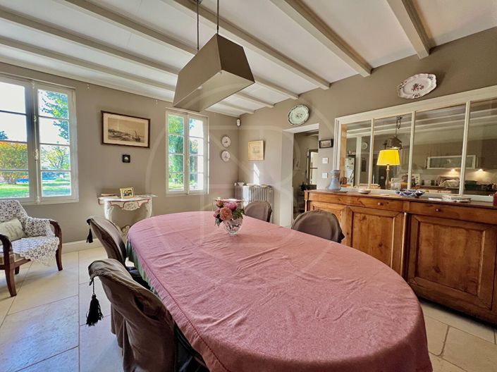 Image No.7-7 Bed House for sale