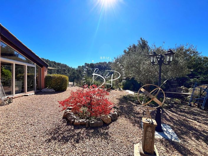 Image No.5-2 Bed House for sale